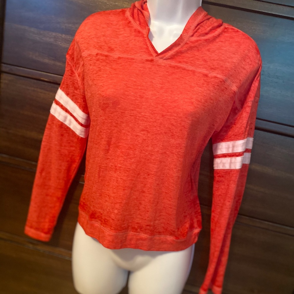 🐞Trendy Red Long-Sleeve Top🐞